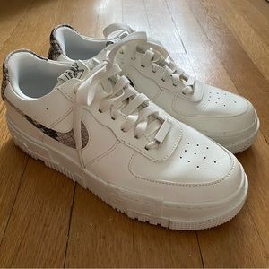 EUC Nike Air Force 1 Pixel sneakers SE size 8.5 “Sail snake”